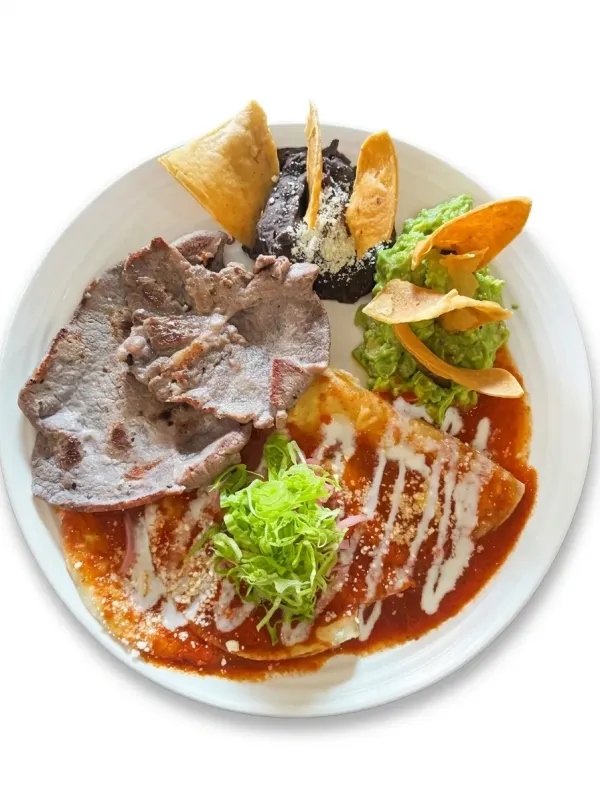 Cecina con Enchiladas